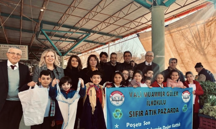 Kendileri küçük projeleri büyük