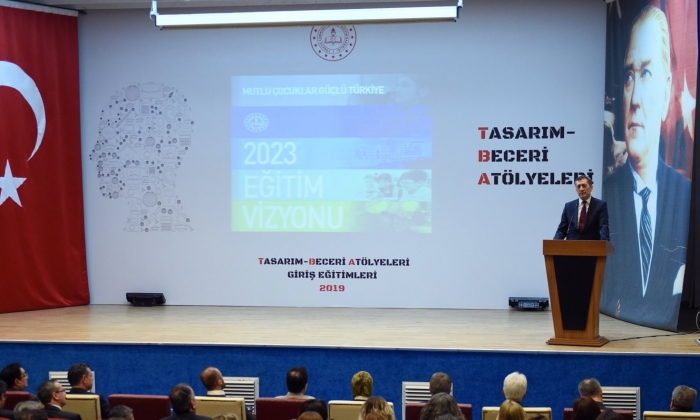 Tasarım Beceri Atölyeleri'nde görev alacak öğretmenlere yönelik eğitimler başladı