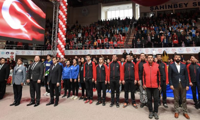 “700 Okul Spor Kulübüne Malzeme Dağıtım Töreni” düzenlendi