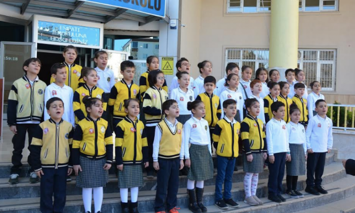 Minik Empatililer Çanakkale Oratoryosunu Sahneledi