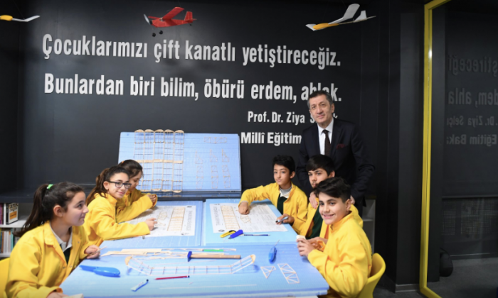 Bakan Selçuk: Gaziantep'te 300 atölye açılacak