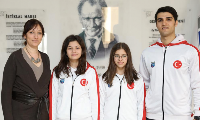 SANKO OKULLARI SPORCUSU YÜZMEDE TÜRKİYE BİRİNCİSİ OLDU