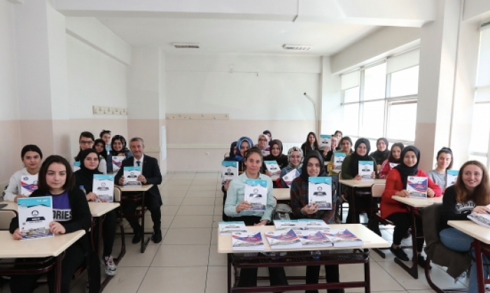 Şahinbey'den öğrencilere ücretsiz kaynak kitabı