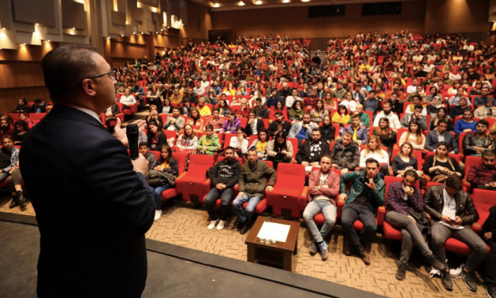 GAÜN’de gerçekleşen tiyatro festivalini 10 bin kişi izledi