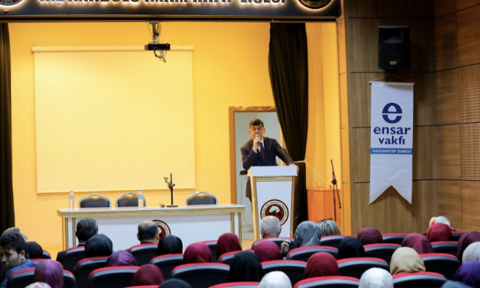 Başkan Fadıloğlu öğrencilerin sorularını yanıtladı