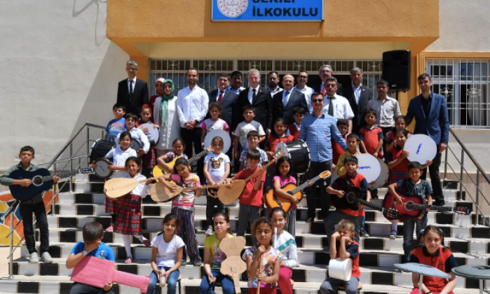 Bakan Gül, öğrencilerin hayalini gerçekleştirdi