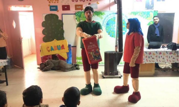 Köy okulları tiyatro ile buluşuyor