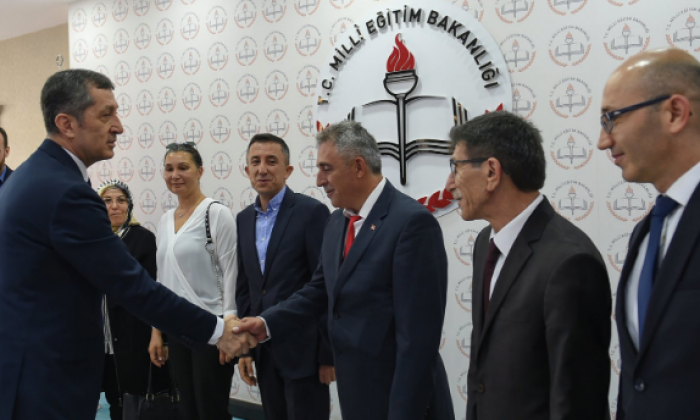 Bakan Selçuk şehit yakınları ve gazilerle buluştu