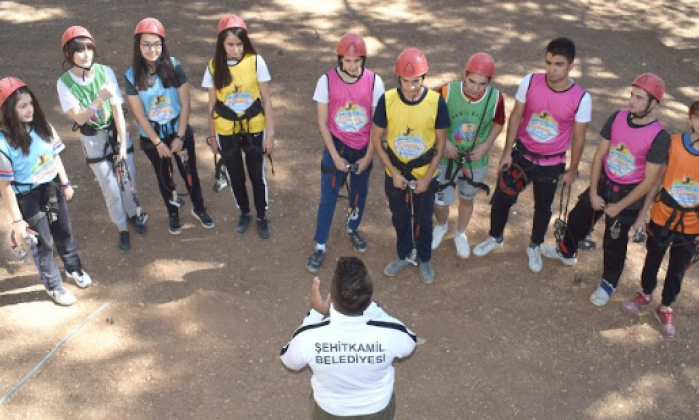 Gençlerin kamp keyfi devam ediyor