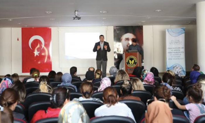 Büyükşehir’den “dijital çağda çocuk ve anne-baba tutumu” konulu seminer