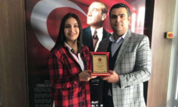 Uygar Koleji öğrencisinden örnek davranış