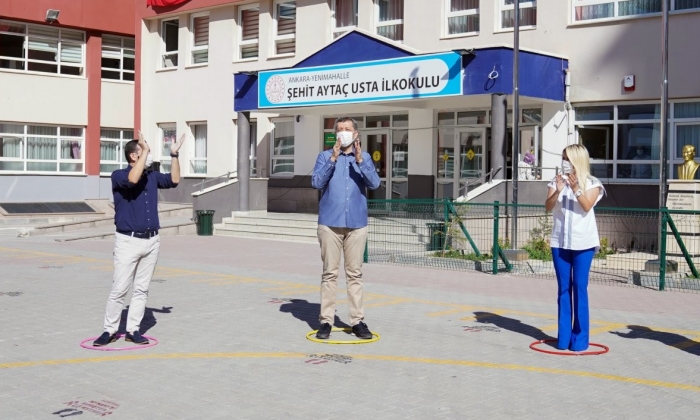 Okullar ‘temassız’ açılıyor