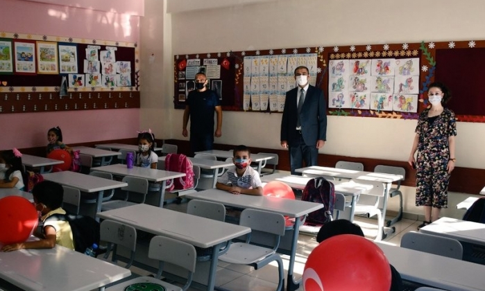 Erdal Kılınç miniklerle