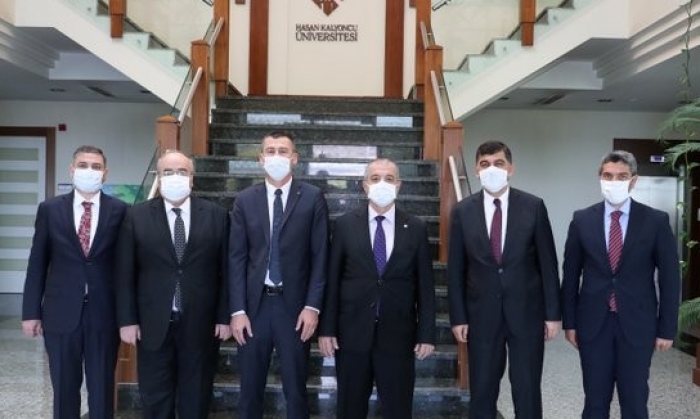 Başkan Fadıloğlu HKÜ’de