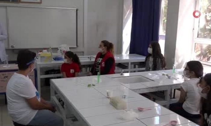 Köy köy sabun dağıtımı