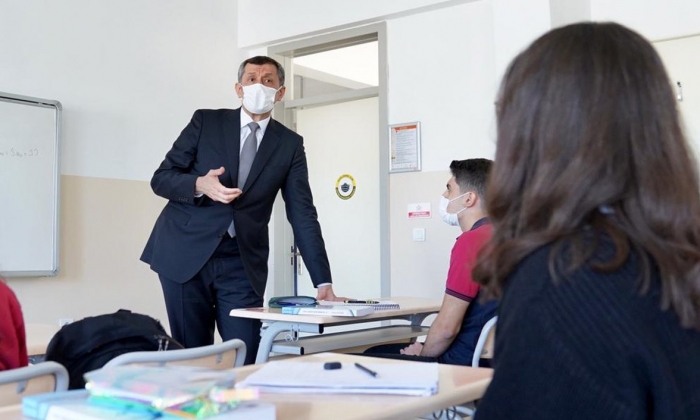 Selçuk'tan müfredat açıklaması