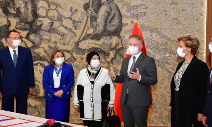 Vali’yi duygulandıran 2 hatıra