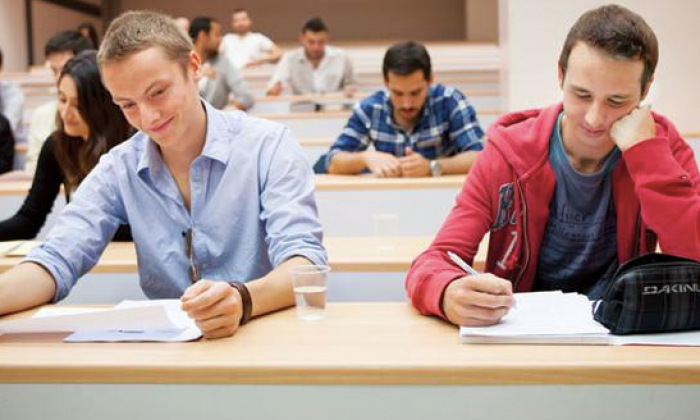 2 milyonun 700 bini üniversiteli olabiliyor