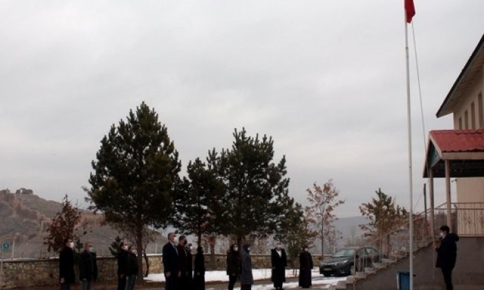 Bakan’ın uzun uzun baktığı fotoğraf