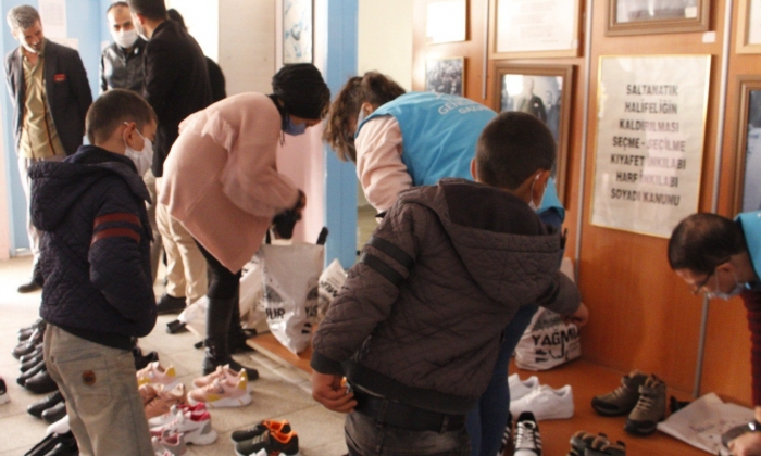 Köy okullarına yardım