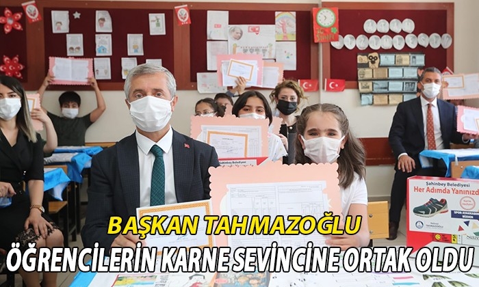 Başkan Tahmazoğlu öğrencilerin karne sevincine ortak oldu