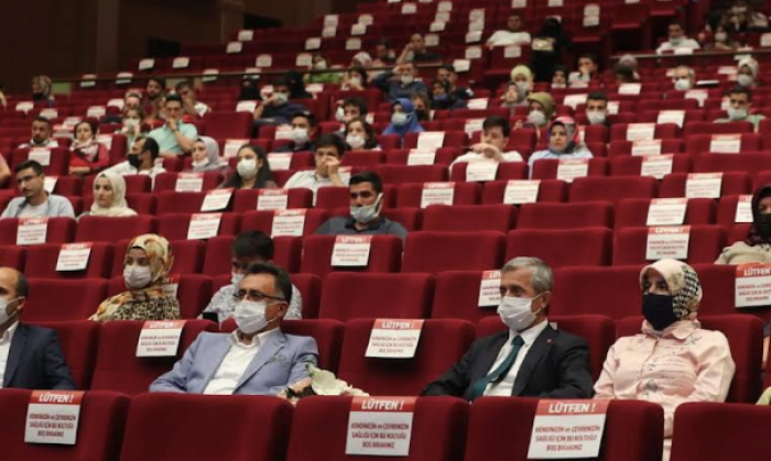 ŞAHİNBEY BELEDİYESİ EVLİLİK OKULU’NDAN 240 ÇİFT DAHA SERTİFİKASINI ALDI