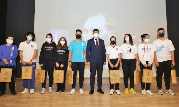 Fadıloğlu öğrencilerle kariyer günlerinde buluştu