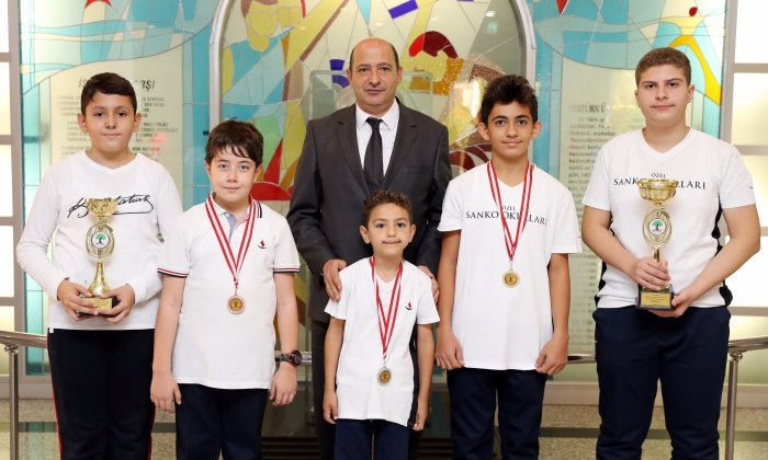 Özel SANKO Okulları dört kupa ile döndü