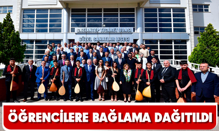 Öğrencilere Bağlama Dağıtıldı