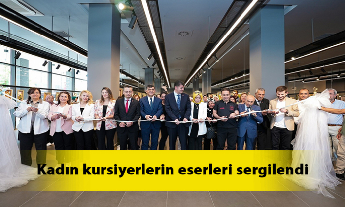 Kadın kursiyerlerin eserleri sergilendi