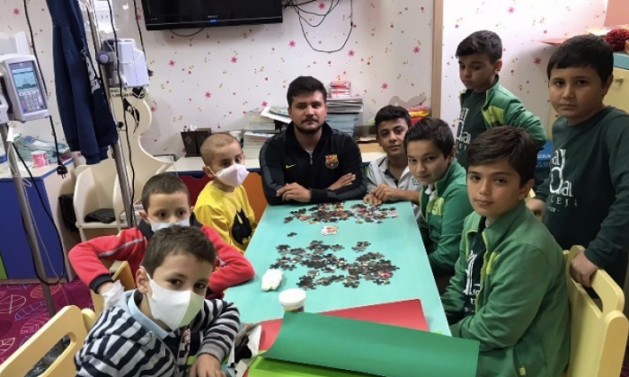 Nizip Ada Okulları Lösemili çocukların yanında