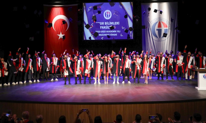 Spor Bilimleri Fakültesi mezunlarını uğurladı