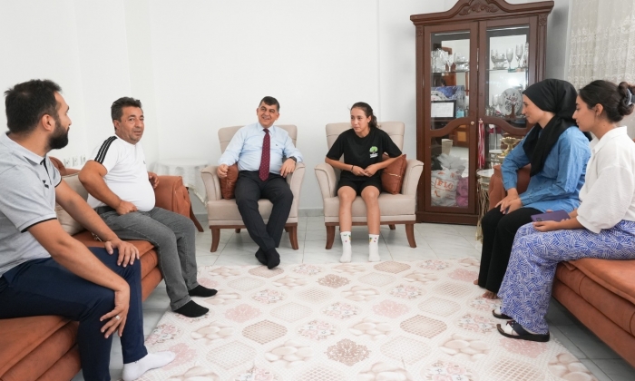 Başarının gururunu birlikte yaşadılar