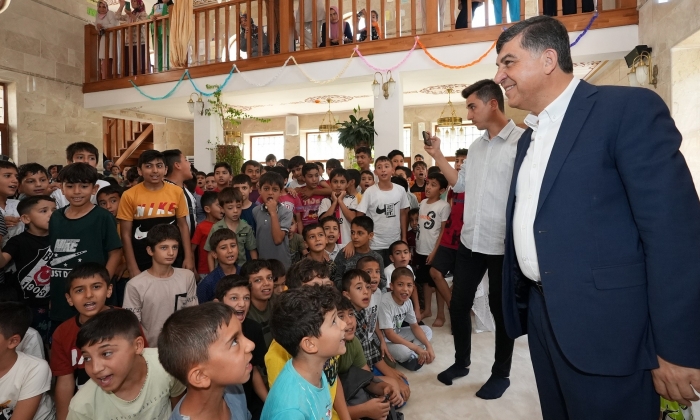 Fadıloğlu'ndan öğrencilere hediye!