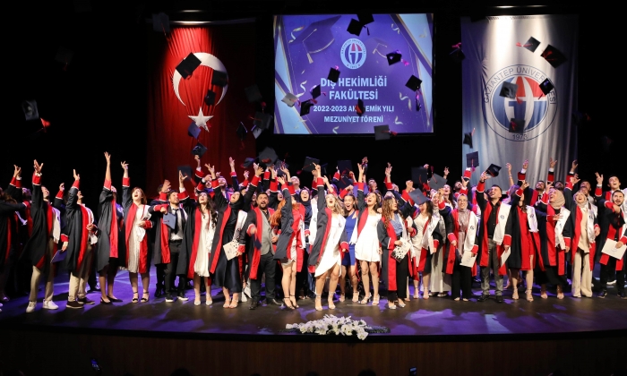 GAÜN Diş Hekimliği Fakültesi'nde mezuniyet heyecanı!