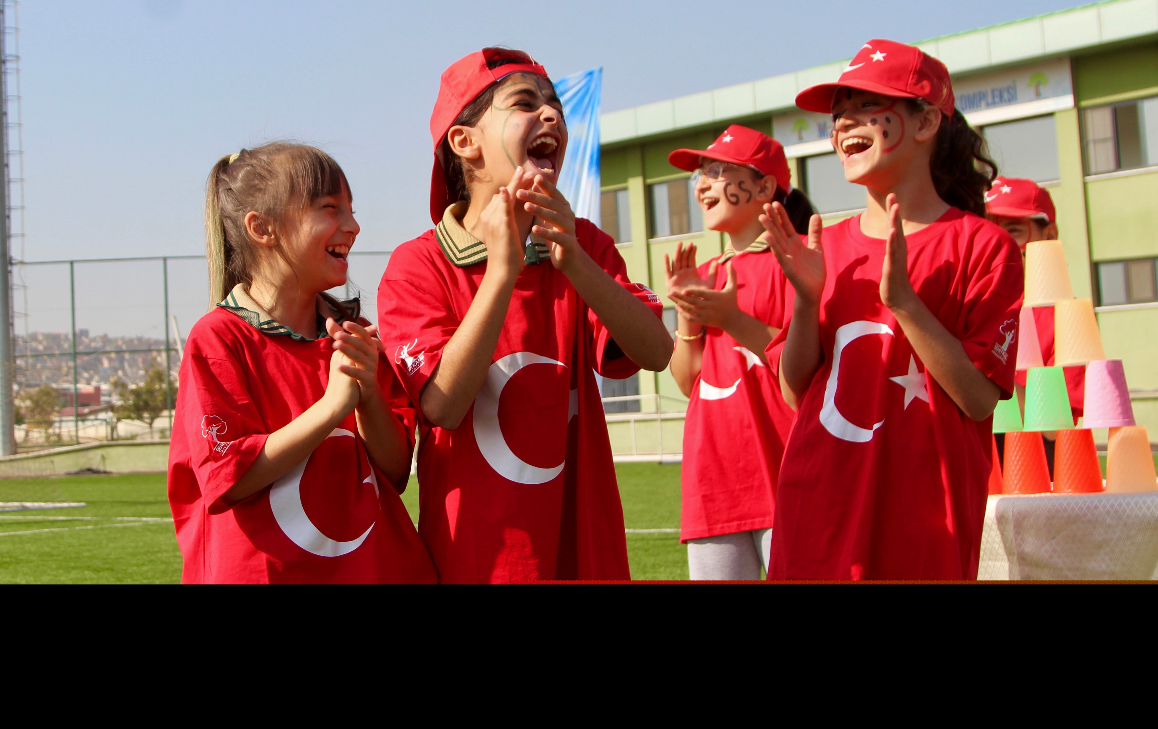 Öğretmenler hem öğretti hem eşlik etti   