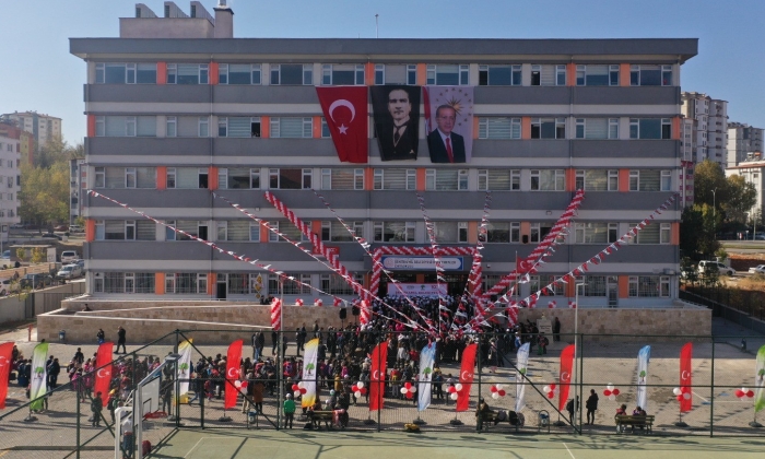 Öğretmenler Ortaokulu’nun açılışı yapıldı