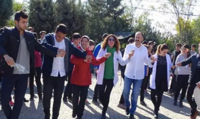 Öğrencilerden 12 katlı pasta