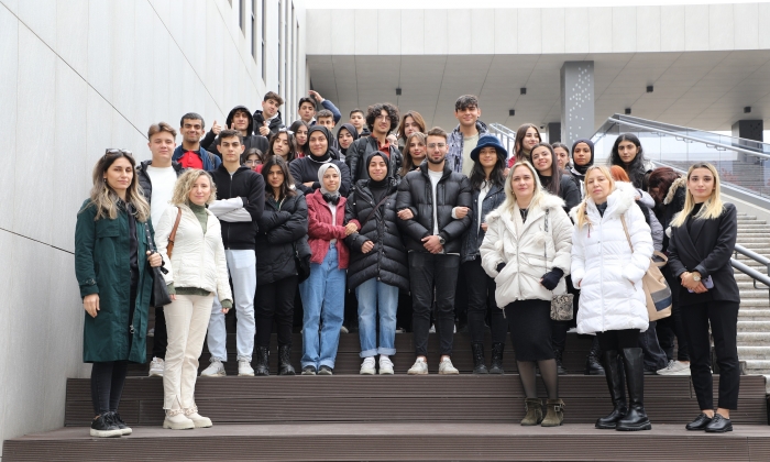 Öğrenciler, Şehitkamil Sanat Galerisi’ndeki sergiyi gezdi