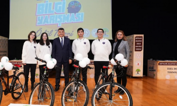 Başarı Ödüllendirildi   