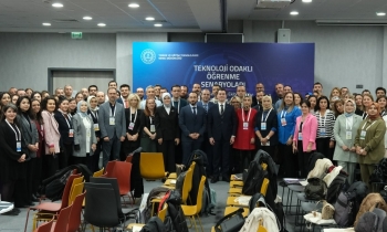 Öğretmenler İçin ‘Teknoloji Odaklı Öğrenme Senaryoları’ Hazırlanıyor