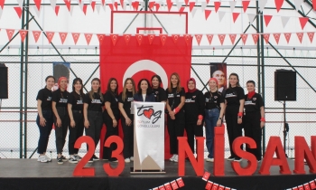 Konteyner Kent’te çocuklar 23 Nisanı kutladı