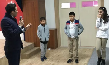 Gaziantep Uğur Ortaokulu Engelleri el ele aşıyor