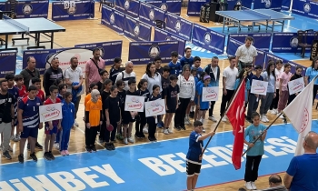       Şahinbey’de Tenis Heyecanı