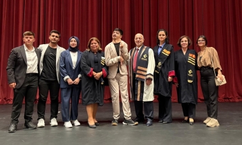 HKÜ’lü öğrenci eserini Erdoğan’a takdim etti