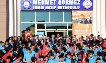 Görmez adına okul yaptırıldı