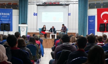 Sağlık sektörü liseli öğrencilerle buluştu