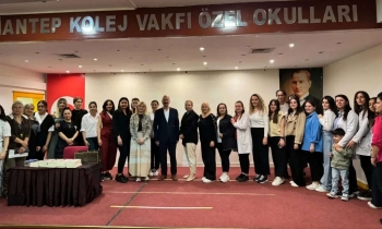 Gazeteci-Yazar Ali Atalar, GKV’de minik hayranları ile buluştu