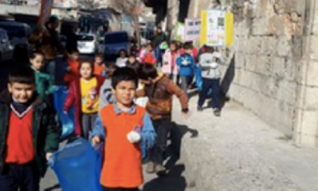 Öğrencilerden temiz çevre yürüyüşü