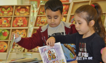 Minikler kitap dostu olabilmenin önemini kavrıyor